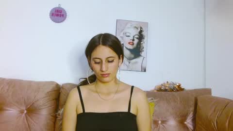 Snapshot of lunaembercs chatting on January 11, 2025, 1:06 am Luna online show from January 11, 2025, 1:06 am