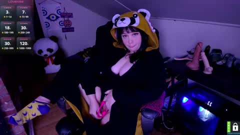 Luna online show from October 21, 2025, 3:51 am