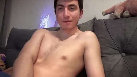 Snapshot of lunamalpica chatting on December 27, 2024, 10:05 pm LunaPica online show from December 27, 2024, 10:05 pm