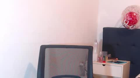 Snapshot of lunapalmer01 chatting on December 3, 2024, 7:21 am Julieth online show from December 3, 2024, 7:21 am