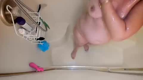 Snapshot of lunapearl__ chatting on October 18, 2025, 8:04 am LunaPearl   online show from October 18, 2025, 8:04 am