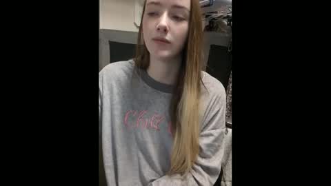 Snapshot of lunapixie2020 chatting on January 29, 2025, 7:22 pm lunapixie2020 online show from January 29, 2025, 7:22 pm