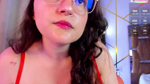 Snapshot of lunapleasure_ chatting on November 8, 2025, 6:35 am Luna online show from November 8, 2025, 6:35 am