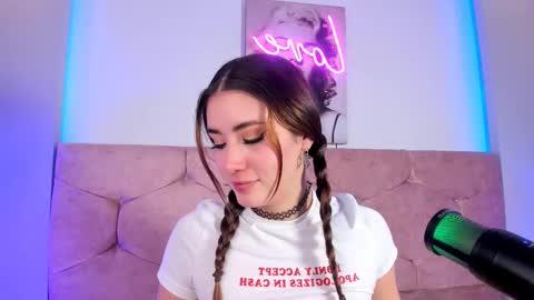 Luna  online show from February 20, 2025, 6:57 pm