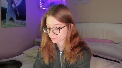 Snapshot of lunar_sofia chatting on December 9, 2024, 6:14 pm Sofia online show from December 9, 2024, 6:14 pm