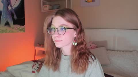 Snapshot of lunar_sofia chatting on December 18, 2024, 5:26 am Sofia online show from December 18, 2024, 5:26 am