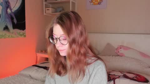 Snapshot of lunar_sofia chatting on December 20, 2024, 2:30 am Sofia online show from December 20, 2024, 2:30 am