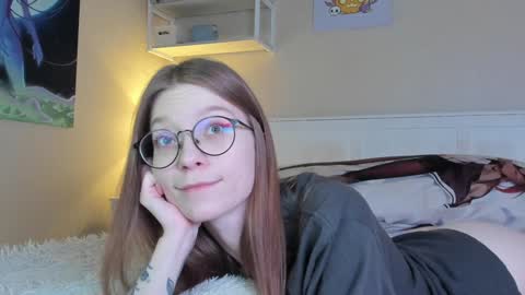 Snapshot of lunar_sofia chatting on January 11, 2025, 6:54 pm Sofia online show from January 11, 2025, 6:54 pm