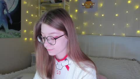 Snapshot of lunar_sofia chatting on January 17, 2025, 8:55 pm Sofia online show from January 17, 2025, 8:55 pm