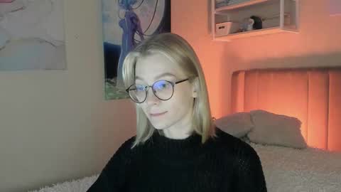 Snapshot of lunar_sofia chatting on September 27, 2025, 9:03 am Sofia online show from September 27, 2025, 9:03 am