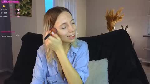 Snapshot of lunariabliss chatting on October 11, 2025, 2:37 pm Kelly online show from October 11, 2025, 2:37 pm