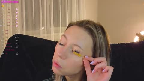 Kelly online show from October 27, 2025, 2:43 pm