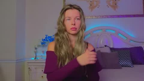 Luna Rishi online show from October 13, 2025, 11:43 am