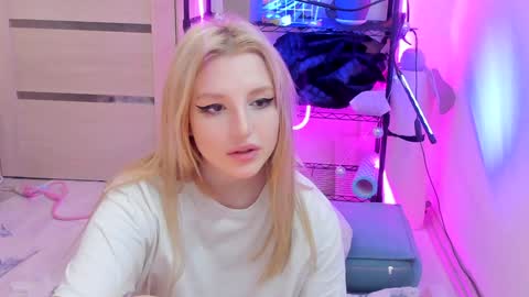 Kate online show from February 4, 2025, 3:11 am