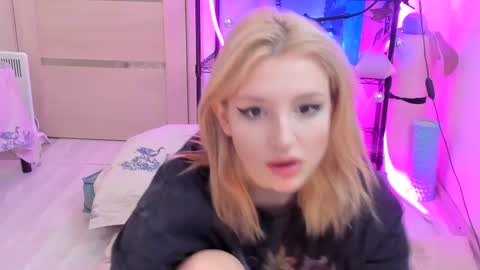 Kate online show from February 12, 2025, 3:07 am