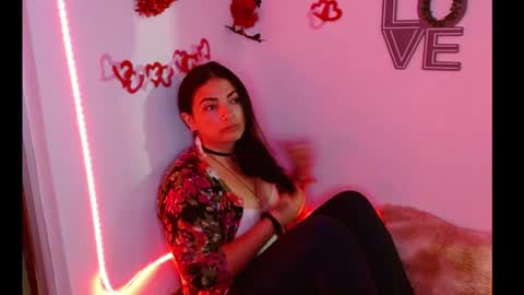 lunavegan online show from November 6, 2025, 6:25 am