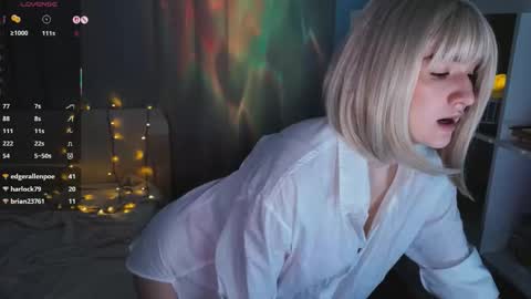 LunaXLoverx online show from November 19, 2025, 11:43 am