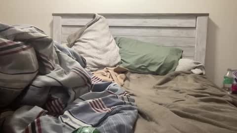 Snapshot of lunazone chatting on February 6, 2025, 5:46 am Lunadreams online show from February 6, 2025, 5:46 am