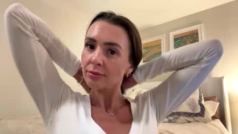 Luna online show from December 4, 2025, 5:06 am