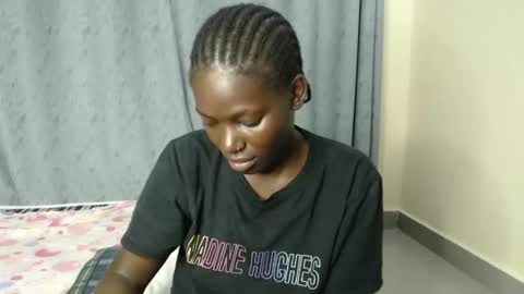 Snapshot of luo_queen chatting on September 21, 2025, 1:40 am luo_queen online show from September 21, 2025, 1:40 am