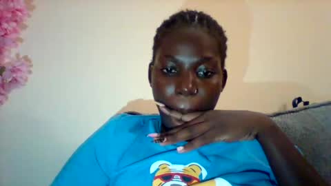 Snapshot of luo_queen chatting on September 25, 2025, 11:19 pm luo_queen online show from September 25, 2025, 11:19 pm