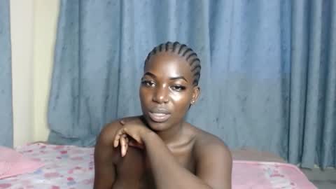 Snapshot of luo_queen chatting on October 27, 2025, 1:15 pm luo_queen online show from October 27, 2025, 1:15 pm