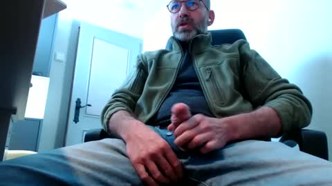 Snapshot of lure4beef chatting on February 14, 2025, 12:14 pm lure4beef online show from February 14, 2025, 12:14 pm