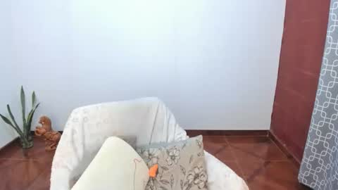 Snapshot of luscious86 chatting on October 14, 2025, 11:27 pm PAULINA online show from October 14, 2025, 11:27 pm