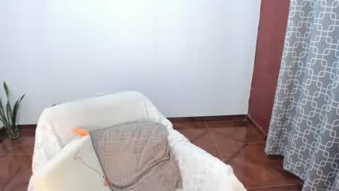 Snapshot of luscious86 chatting on October 22, 2025, 8:08 pm PAULINA online show from October 22, 2025, 8:08 pm