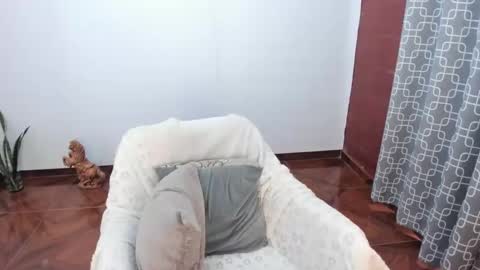 Snapshot of luscious86 chatting on October 25, 2025, 7:41 pm PAULINA online show from October 25, 2025, 7:41 pm