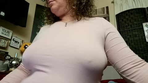 Snapshot of lusciouslibra82 chatting on February 25, 2025, 3:20 am .Clarissa. Follow me on Instagram miss buns online show from February 25, 2025, 3:20 am