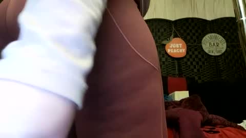 Snapshot of lusciouslibra82 chatting on February 26, 2025, 8:59 am .Clarissa. Follow me on Instagram miss buns online show from February 26, 2025, 8:59 am