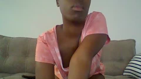 Snapshot of lushlola254 chatting on October 19, 2025, 4:57 am lushlola254 online show from October 19, 2025, 4:57 am