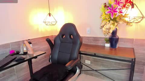 Snapshot of lussiewillow chatting on September 29, 2025, 11:59 am Lussie online show from September 29, 2025, 11:59 am