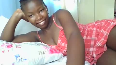 Snapshot of lustrousnerd chatting on November 12, 2025, 3:51 am Noreh online show from November 12, 2025, 3:51 am