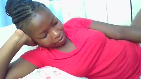 Snapshot of lustrousnerd chatting on November 13, 2025, 5:06 am Noreh online show from November 13, 2025, 5:06 am