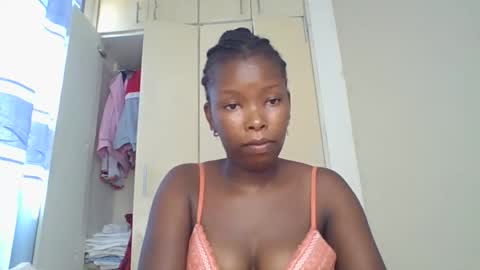 Snapshot of lustrousnerd chatting on November 19, 2025, 7:41 am Noreh online show from November 19, 2025, 7:41 am