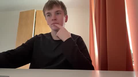 Nik online show from October 25, 2025, 9:28 am