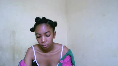 Snapshot of lutchia chatting on September 11, 2025, 11:27 pm lutchia online show from September 11, 2025, 11:27 pm