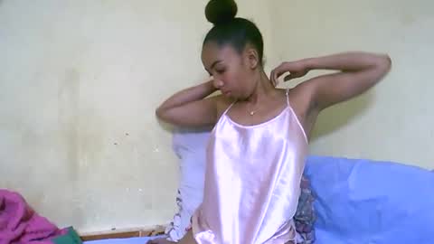 Snapshot of lutchia chatting on September 19, 2025, 6:52 pm lutchia online show from September 19, 2025, 6:52 pm