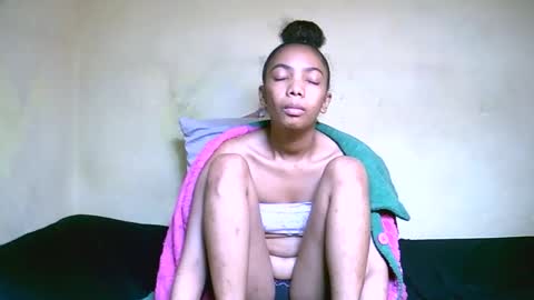 Snapshot of lutchia chatting on September 28, 2025, 11:54 pm lutchia online show from September 28, 2025, 11:54 pm