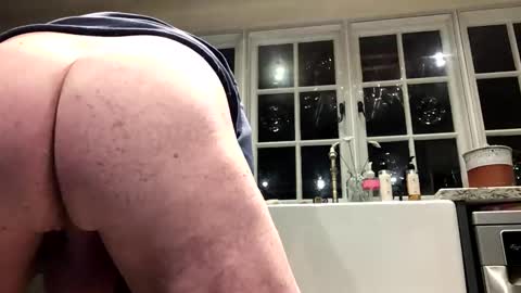 Snapshot of luvcamgirlz chatting on February 6, 2025, 6:08 am luvcamgirlz online show from February 6, 2025, 6:08 am