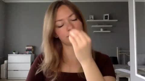 Millie online show from November 9, 2025, 8:01 am