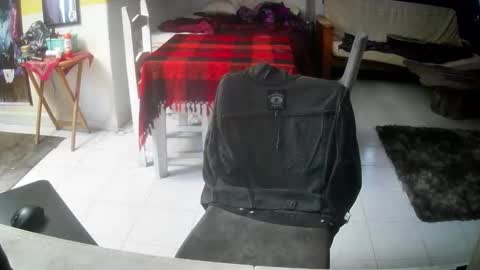 Snapshot of lux_uri chatting on November 13, 2025, 10:52 pm James online show from November 13, 2025, 10:52 pm