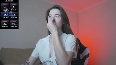 Snapshot of luxuryalma18 chatting on December 1, 2025, 7:02 am Alma online show from December 1, 2025, 7:02 am