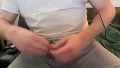 Snapshot of lvernon710 chatting on March 11, 2025, 5:35 pm lvernon805 online show from March 11, 2025, 5:35 pm