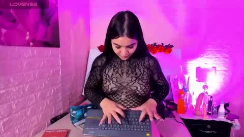 Snapshot of lyaa_collins_ chatting on September 11, 2025, 12:05 pm Lya online show from September 11, 2025, 12:05 pm