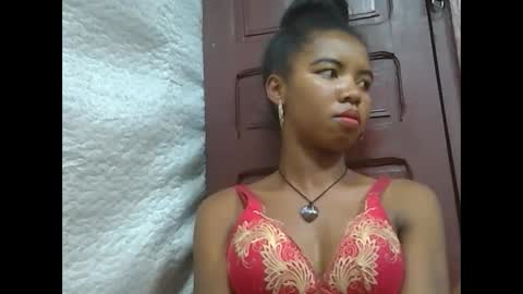 Snapshot of lydialarin chatting on February 15, 2025, 2:00 pm Lydiah online show from February 15, 2025, 2:00 pm