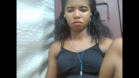 Snapshot of lydialarin chatting on February 22, 2025, 9:04 pm Lydiah online show from February 22, 2025, 9:04 pm
