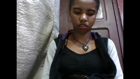 Snapshot of lydialarin chatting on September 22, 2025, 4:09 pm Lydiah online show from September 22, 2025, 4:09 pm